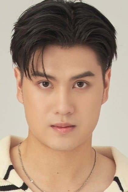 ณฐริศร์ วรกรเลิศสิทธิ์