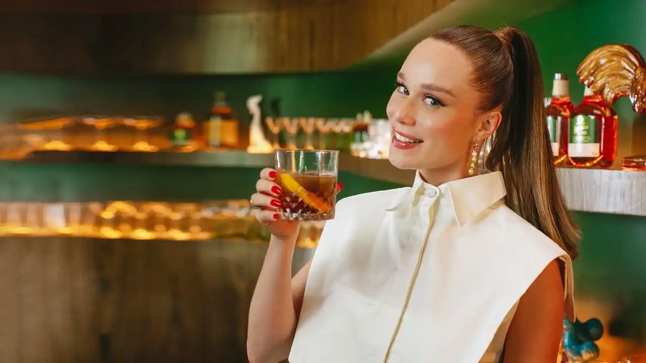 Happy Hour with Mariana Ximenes